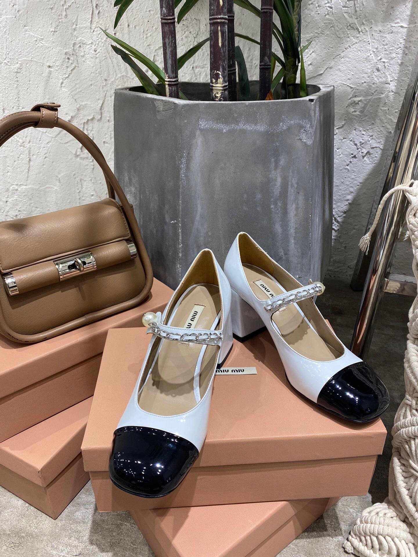 Women's high heels